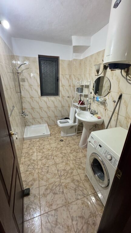 Ishe ekspozita Apartament 1+1 per qira