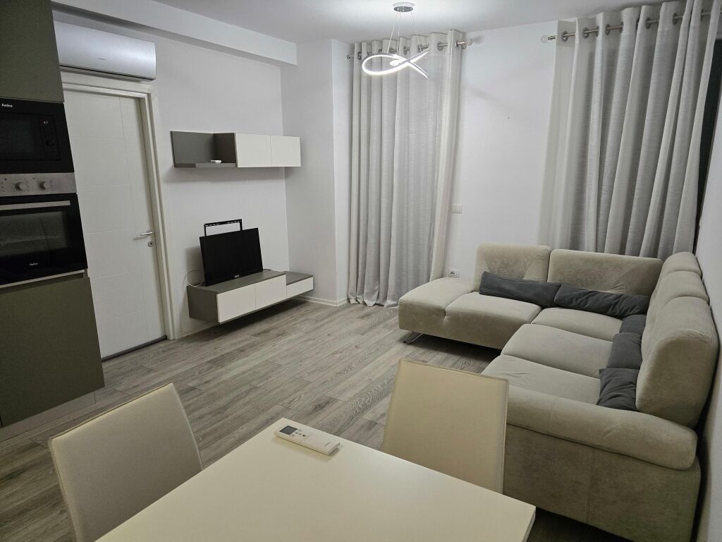AFFITTASI 1+1 CAMPO DI ALI DEMI   60.000 LEKE
