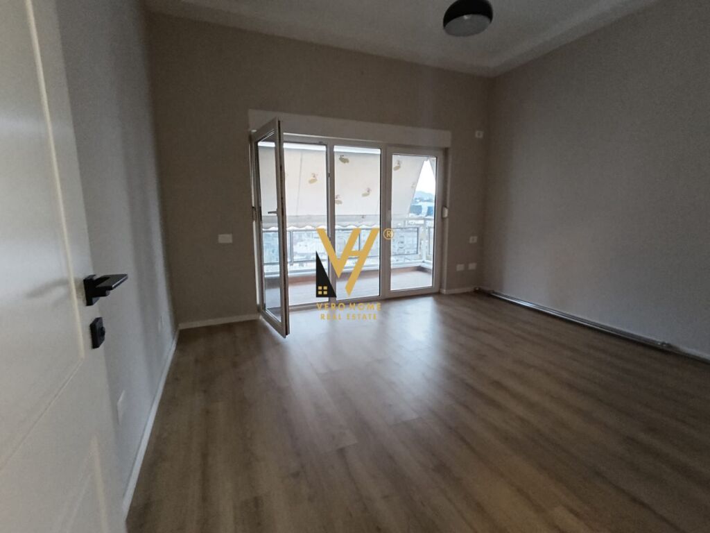 SHITET APARTAMENT 2+1+BLK TE VARRI I BAMIT 198.000 EURO