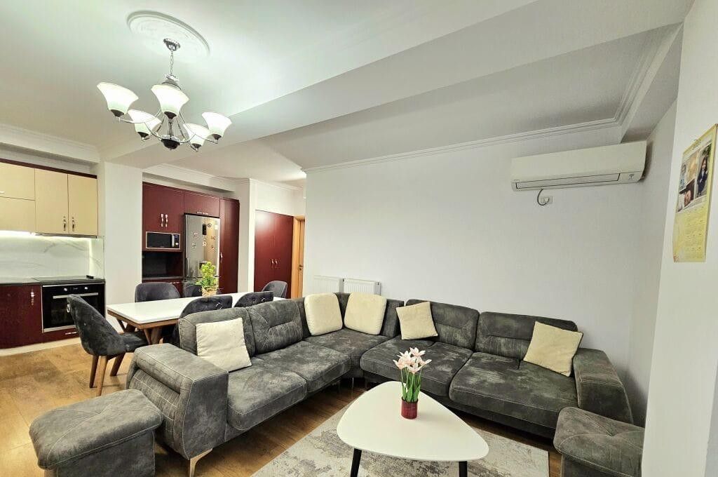 🏢Giardino Botanico affitta appartamento 2+1+garage, arredato.700Euro    