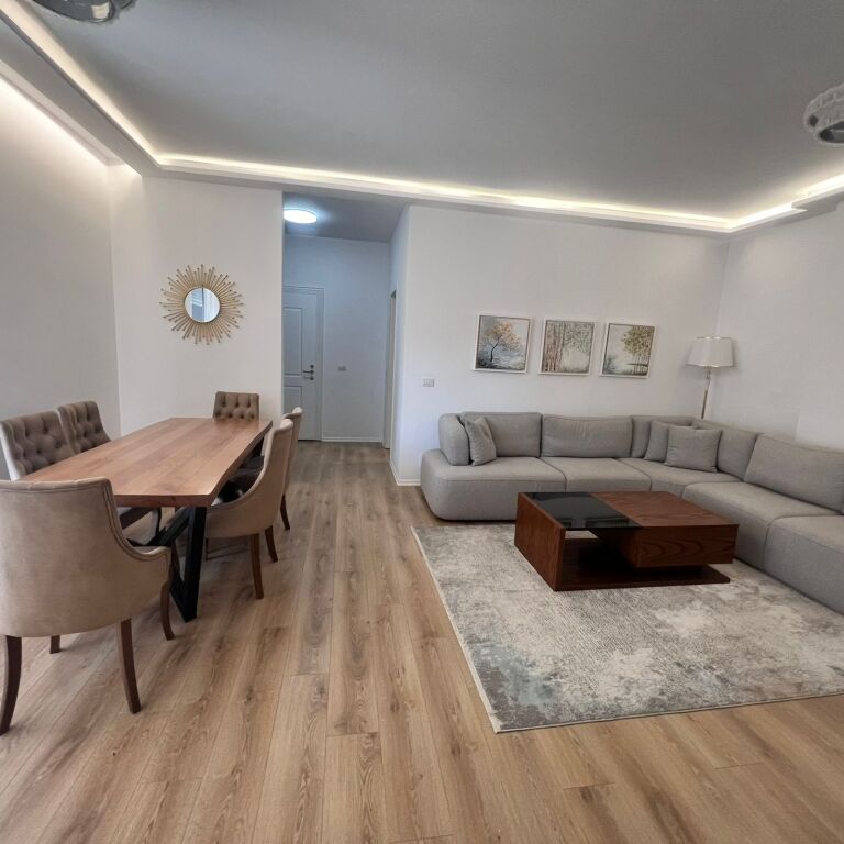 🏡 Shitet 2+1 + ballkon + garderobë në Don Bosko, Rruga Egnatia. 💶245.000 euro