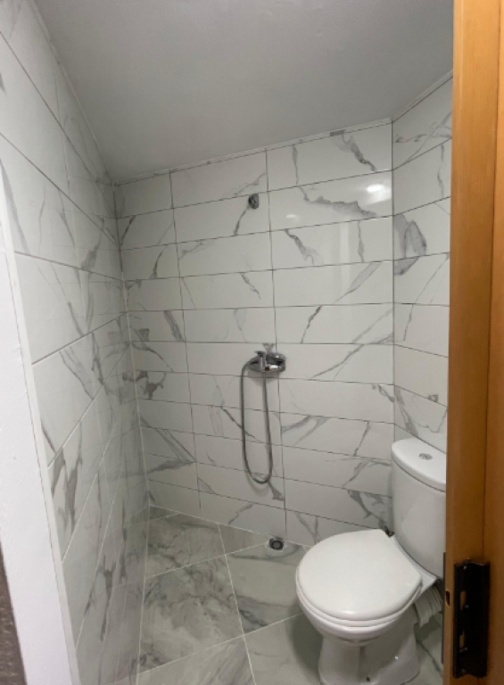🏡 SHITET DUPLEX – LIQENI I THATË