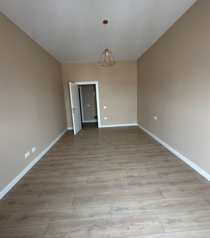 📌 Shitet Apartament 1+1 – Porta Tirana e Re