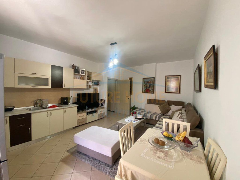 Shitet 2+1+Verandë (I konvertuar), Fresku. AL68536