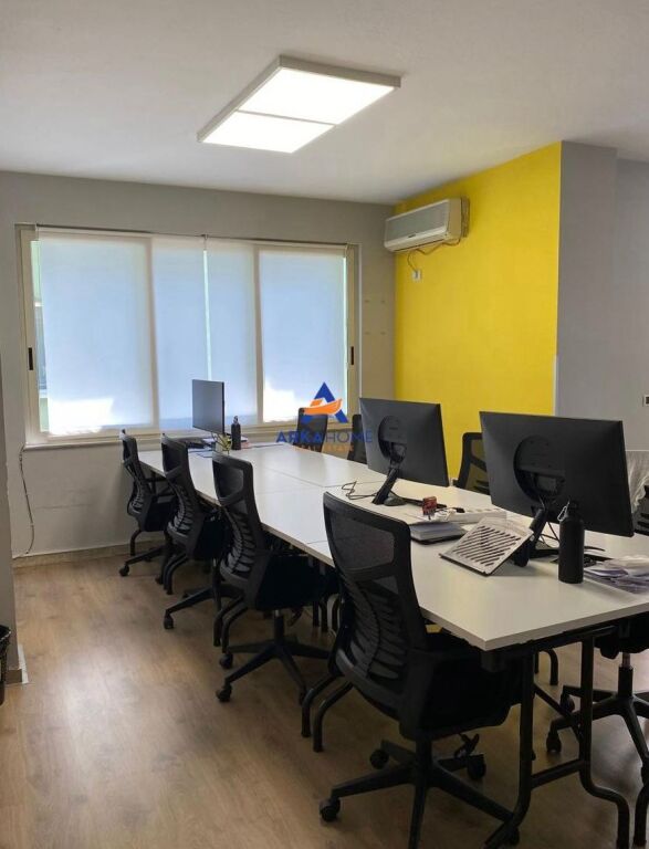 LOCALE UFFICIO IN AFFITTO 132M2 "NE BLLOK" 1500 EURO