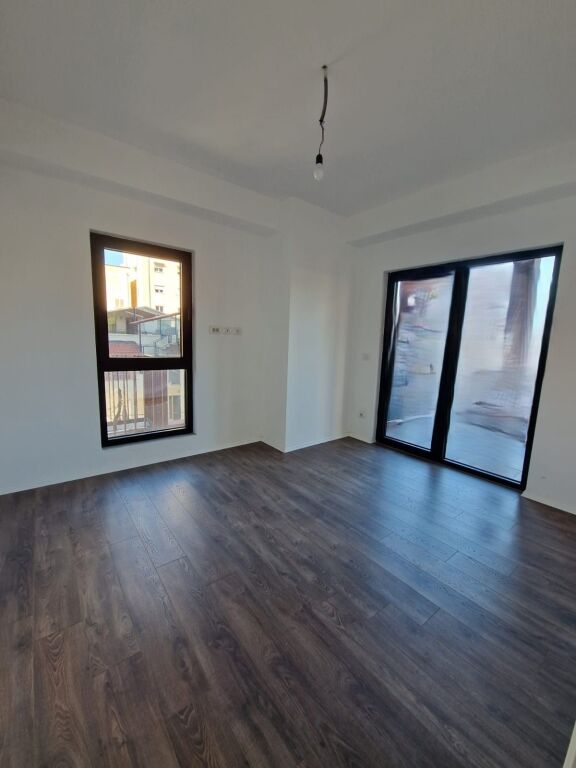 Apartment 2+1 for rent – Garden Building, Rr. e Kavajës !