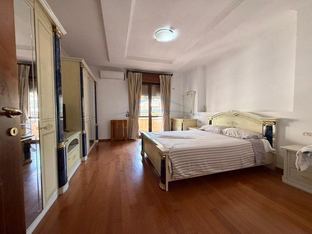 Rent, Apartment 3+1+2, Paris Municipality
