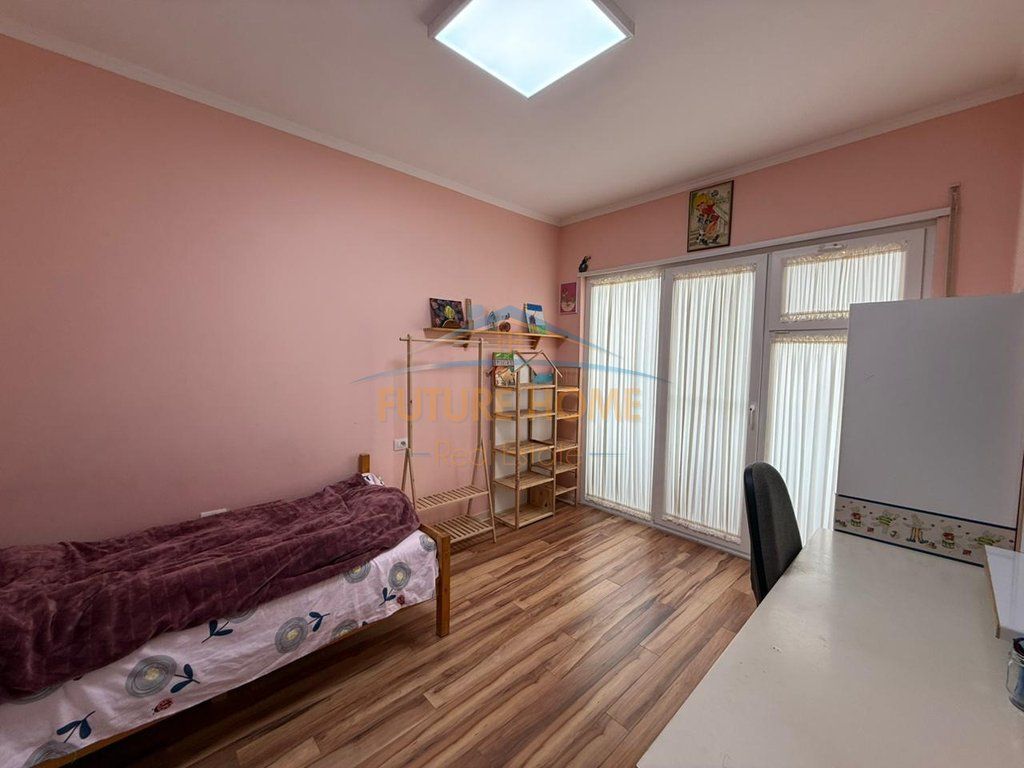 Shitet, 3+1+2+ Post Parkimi, Liqeni i Thatë. Prestige68870