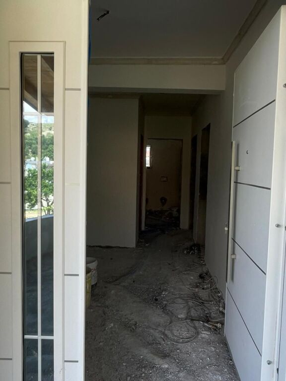 Villa su due piani in vendita a Durazzo, ex fabbrica di mattoni