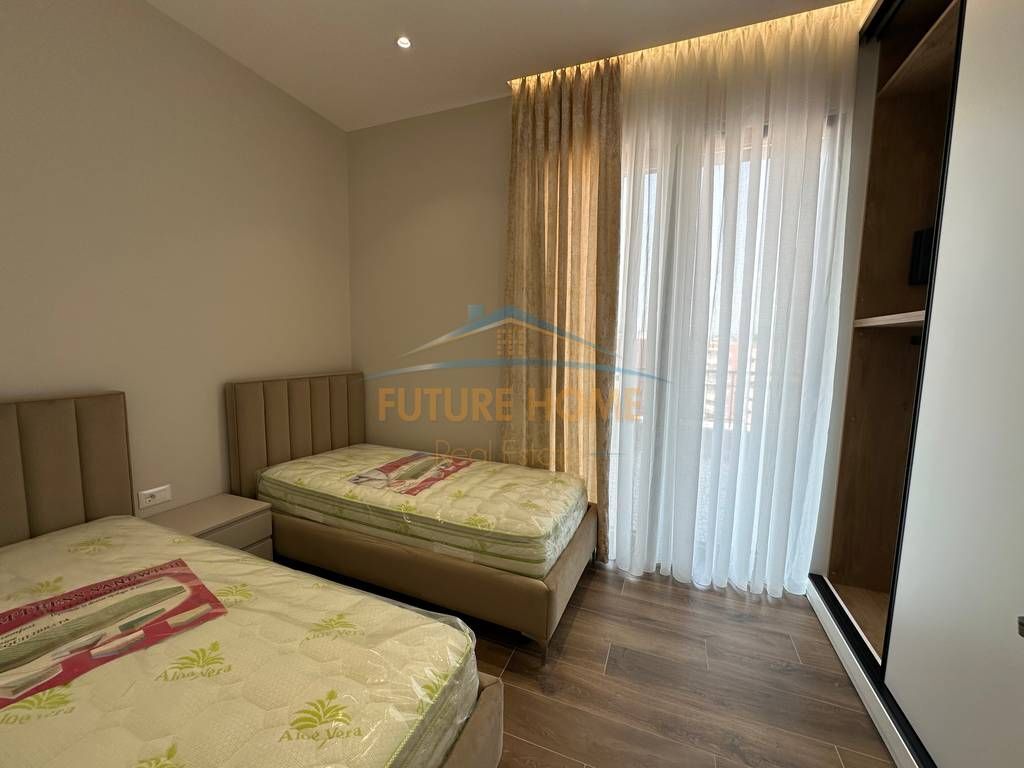 Qera ,Apartament 2+1 + Verande + Parking !!