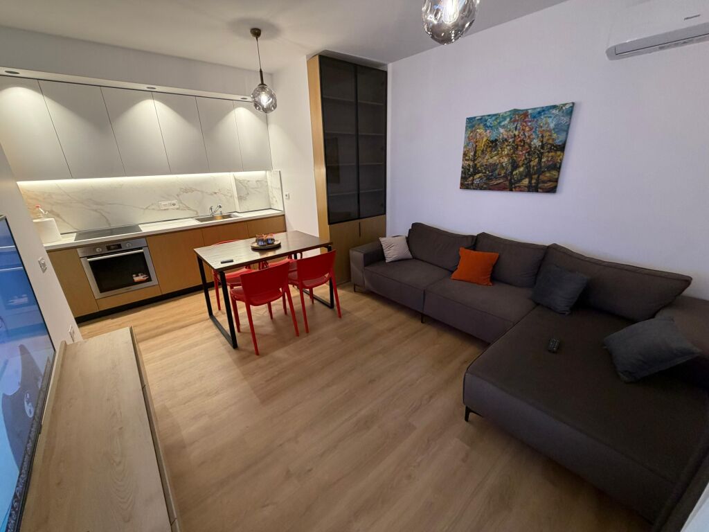 Shitet Apartament 2+1 Ish Fusha e Aviacionit