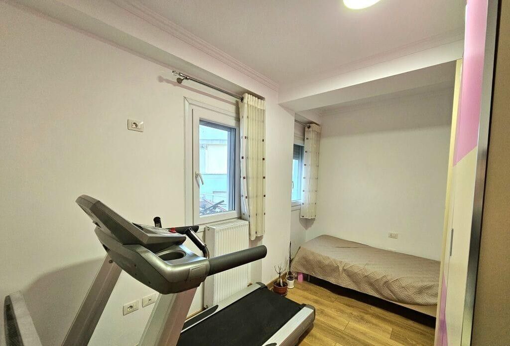🏢Giardino Botanico affitta appartamento 2+1+garage, arredato.700Euro    