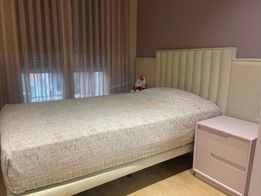 Shitet, Apartament 3+1+2 + Post Parkimi, Rruga e Kosovareve, Tiranë