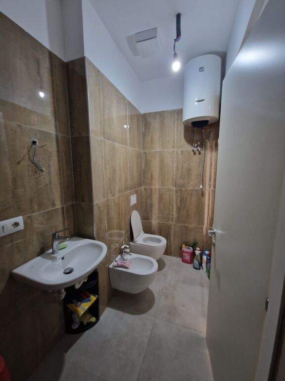 Apartment 2+1 for rent – Garden Building, Rr. e Kavajës !