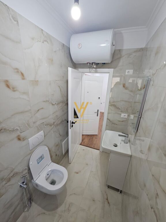 SHITET APARTAMENT 1+1+BLK TE SHKOLLA E KUQE 16.000.000 LEKE