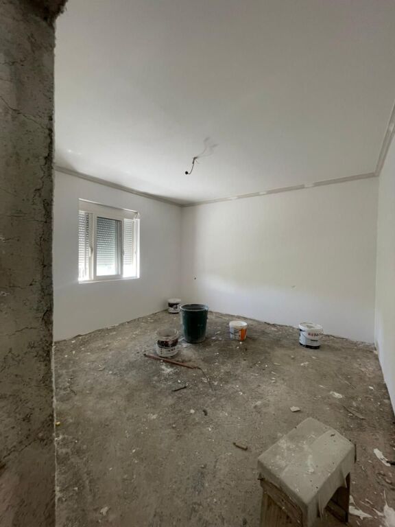 Villa su due piani in vendita a Durazzo, ex fabbrica di mattoni