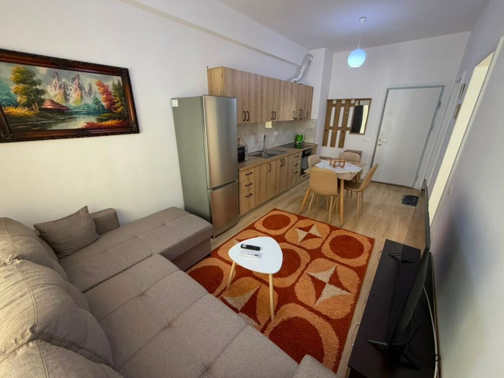 Appartamento 1+1 in affitto  📍 Indirizzo: Ali Demi, Complesso Kadiu 🏢💰 Prezzo: 40.000 lek/mese  