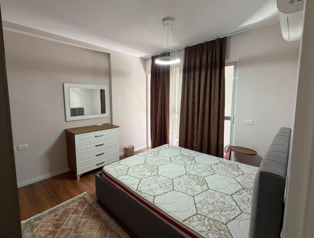 JEPET ME QIRA APARTAMENT 2+1 – RRUGA MAHMUT FORTUZI, PRANË BUSTIT VOJO KUSHI