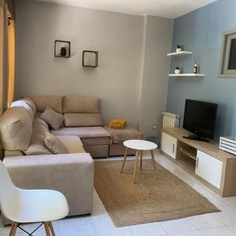 Nel centro di Tirana, si affitta un appartamento arredato 2+1!
