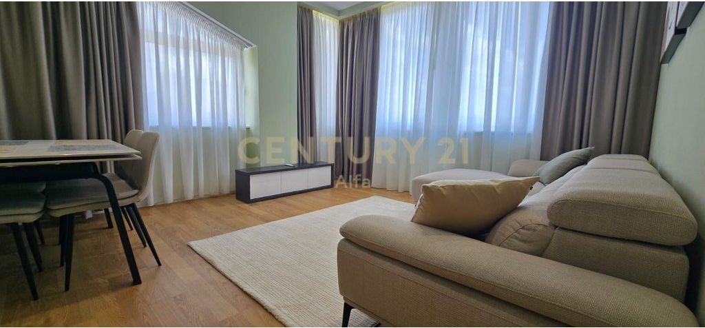 Shitet Apartament 2+1 tek Myslym Shyri