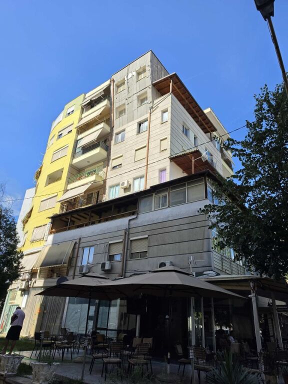 ● For Rent: OFFICE 197 m² with 2 🚾📍DON BOSCO (Opposite the Catholic Church) ⛪️ 2nd Floor, Divided into 7 Workspaces + Storage | Price: 800€ NET/Month 🔥