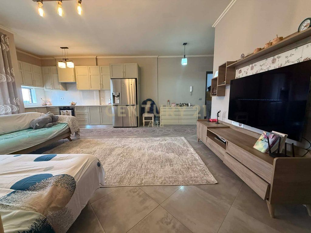 SHITET APARTAMENT 2+1+1 NE ZONEN E OXHAKUT