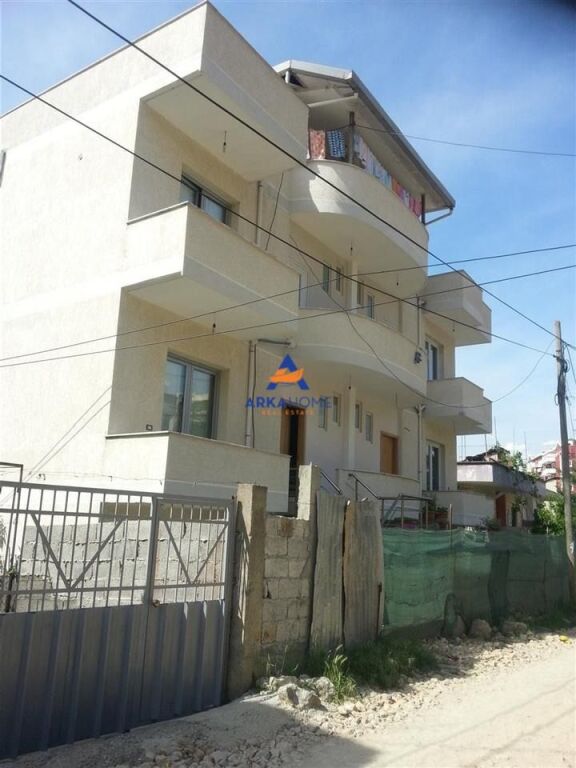 SHITET VILË 3 KATËSHE + PAPAFINGO "SELITË, PRANË KODRËS SË DIELLIT" 350.000 EURO