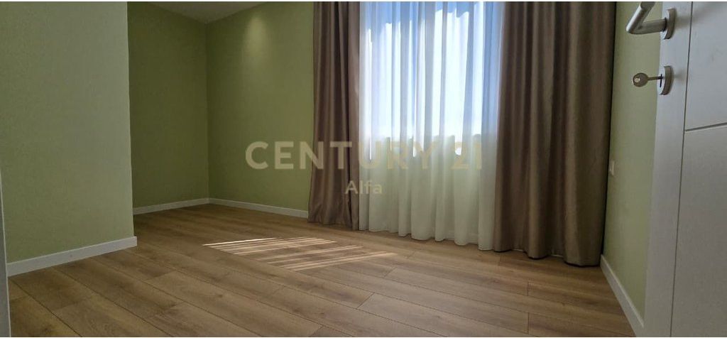 Shitet Apartament 2+1 tek Myslym Shyri ALFA143421