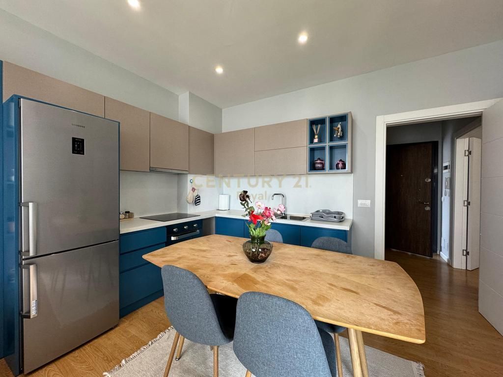 JAPIM ME QIRA APARTAMENT 1+1 PRANE 21 DHJETORIT