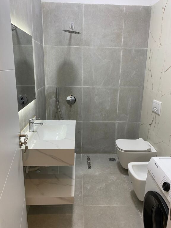🏡 Apartment 2+1 for Rent – Farka Lake  📍 Location: Farka, Ramazan Shukshu Street💰 Price: 50,000 Lek/Month