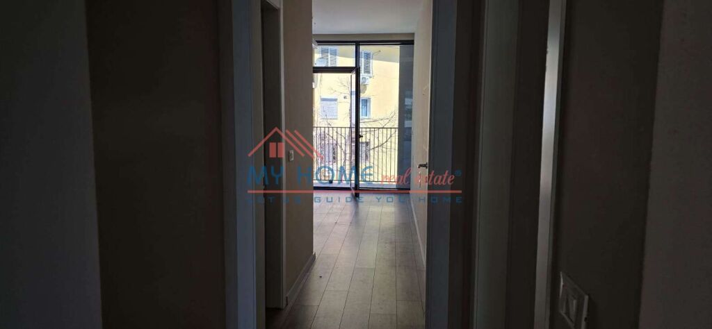 Zyre me qera tek Lake View Residences