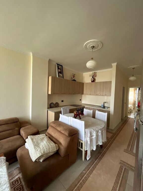 Apartament 2+1 me qira Kopshti Botanik