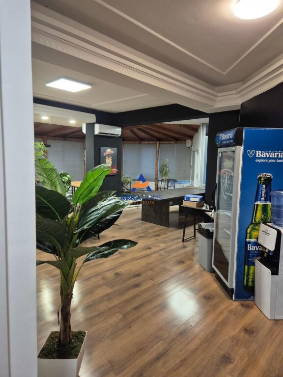 UFFICIO IN AFFITTO 154M2 "DI FRONTE A DELIJORGJI" 900 EURO