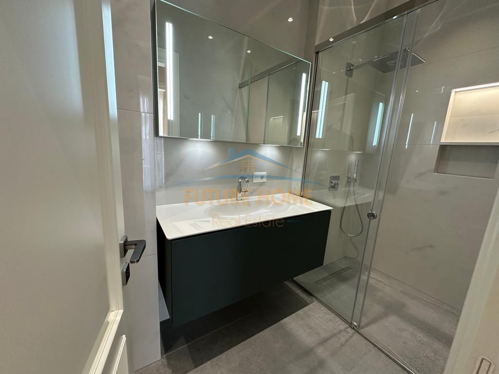 Qera ,Apartament 2+1 + Verande + Parking !!