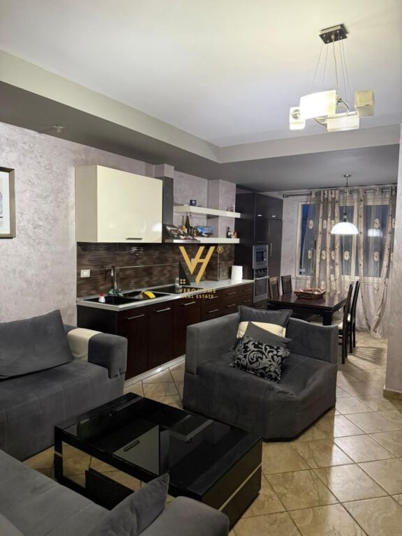 JEPET APARTAMENT 2+1+BLK ME QERA TE SQUARE 21- 600 EURO – pohled 2