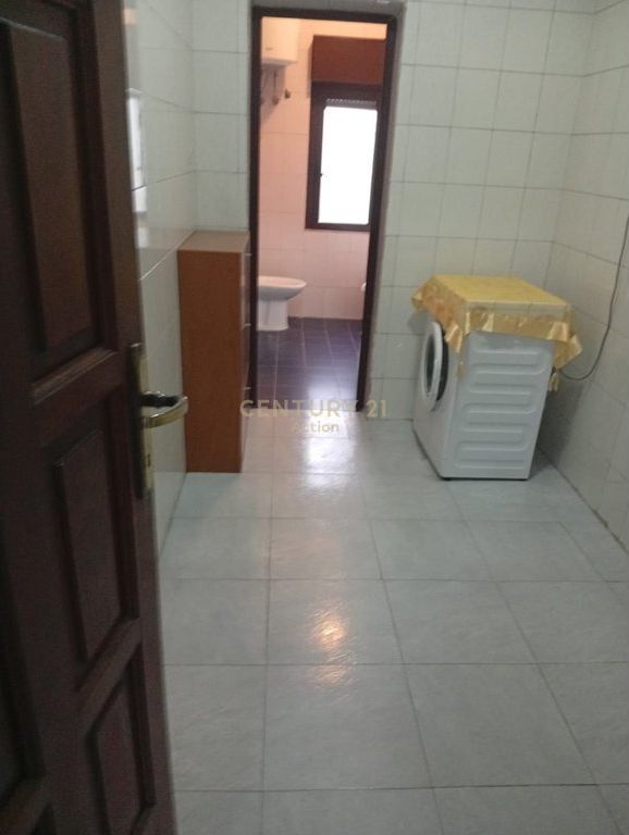 🏡 JEPET ME QIRA APARTAMENT 2+1 – 21 DHJETORI, TIRANË
