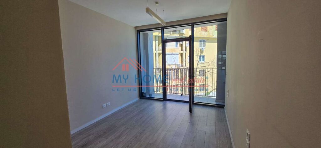 Zyre me qera tek Lake View Residences