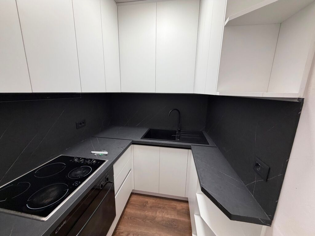 Jepet me qera Apartament 1+1 Tek Rruga Fortuzi