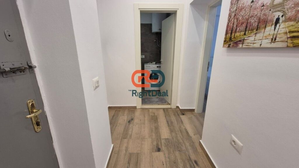 Tek Rr. Mine Peza, Shitet Apartament 1+1 I Rikonstruktuar Dhe Me Super Vendndodhje !!!!