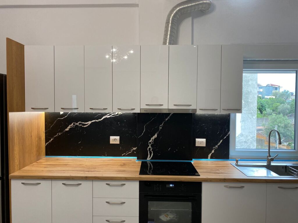🏡 Apartment 2+1 for Rent – Farka Lake  📍 Location: Farka, Ramazan Shukshu Street💰 Price: 50,000 Lek/Month