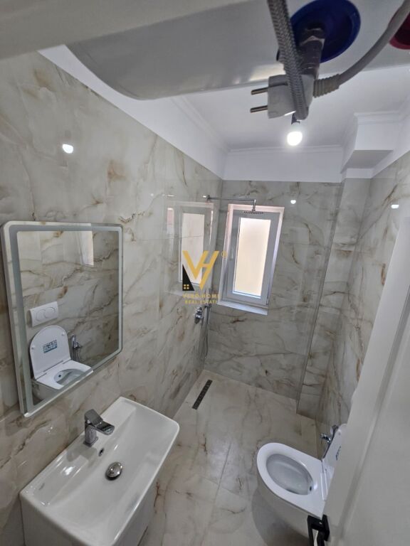 SHITET APARTAMENT 1+1+BLK TE SHKOLLA E KUQE 16.000.000 LEKE