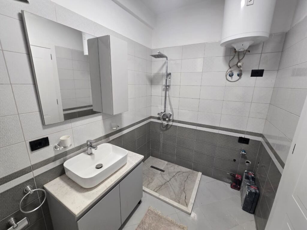APARTAMENT 1+1 PER SHITJE NE ASTIR