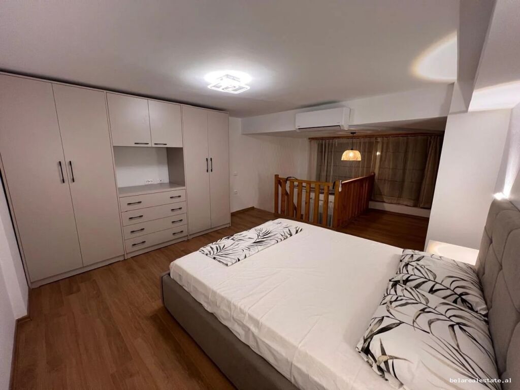 Apartament Duplex Me Qera 1+1 Tek Shkolla e Kuqe (ID B2101760) Tirane