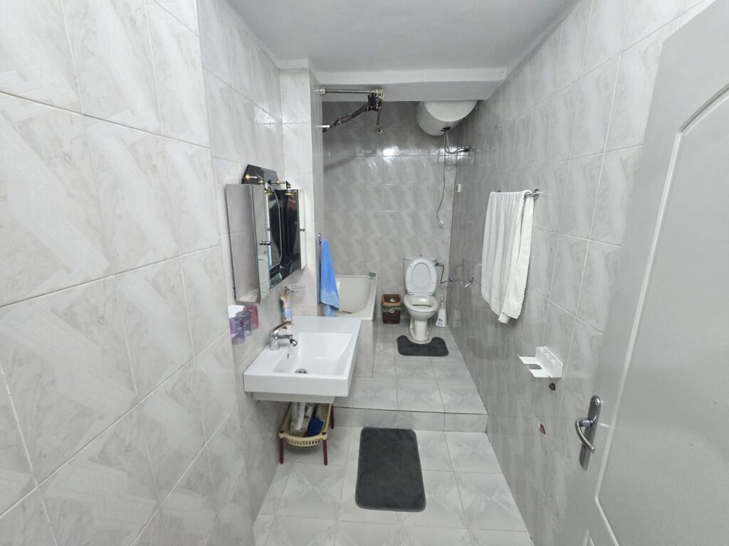 Appartamento in Affitto 2+1 al Vecchio Mercato Elettrico (ID B221436) Tirana