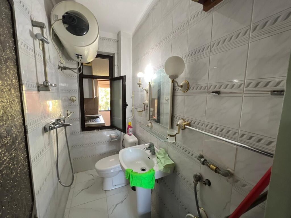 📣 RENT Apartment 1+1 📍 Medreseja 🛣️ "Dibres" Street ✨   🏢 Existing Building  🪜 3rd Floor (No Elevator)  🛋️ Furnished   💶 Price 450 euro non-negotiable