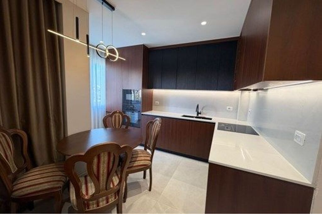 Apartament 2+1 per shitje tek Mine Peza!
