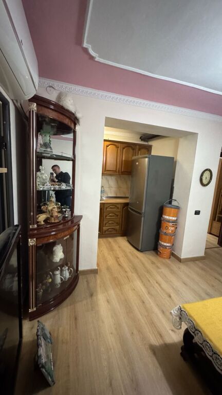 Ishe ekspozita Apartament 1+1 per qira