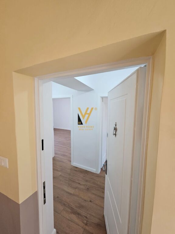 SHITET APARTAMENT 1+1+BLK TE SHKOLLA E KUQE 16.000.000 LEKE