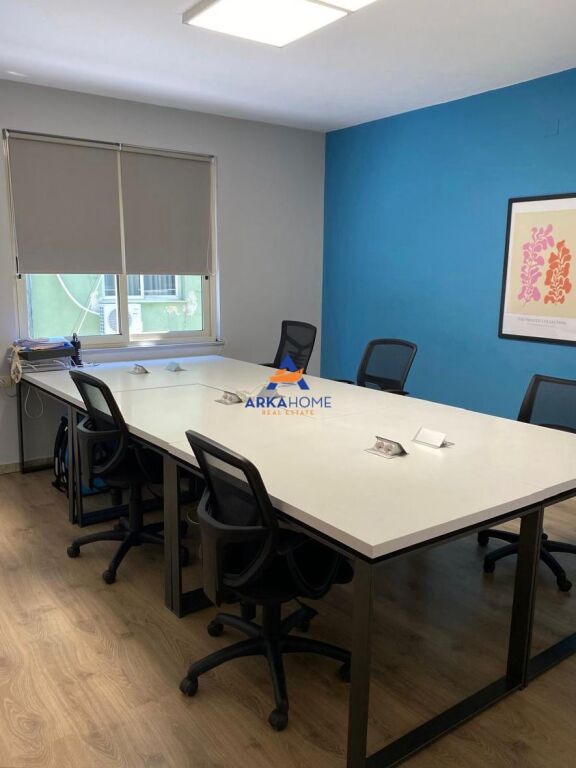 LOCALE UFFICIO IN AFFITTO 132M2 "NE BLLOK" 1500 EURO