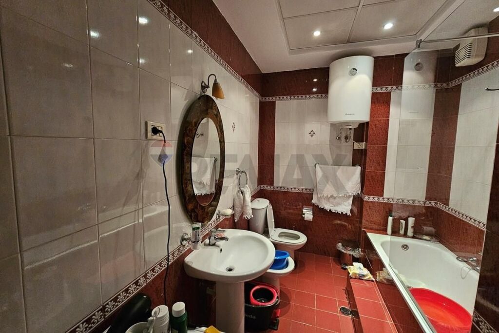 SHITET APARTAMENT 2+1 PRANË PAZARIT TË RI